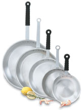 Vollrath 67914 Wear-Ever Fry Pans with Natural Finish and TriVent Silicone Handle